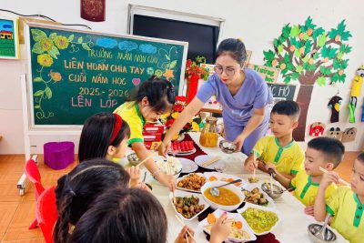 TRƯỜNG MẦM NON CỒN TỔ CHỨC “BỮA ĂN YÊU THƯƠNG” CHO HỌC SINH TOÀN TRƯỜNG NHÂN DỊP CUỐI NĂM HỌC