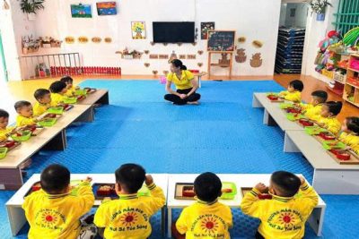 🌱 DẠY TRẺ KỸ NĂNG XÚC HẠT BẰNG THÌA
