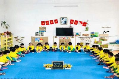 KĨ NĂNG SỐNG: DẠY TRẺ KỸ NĂNG ĐI TẤT HÌNH THÀNH TÍNH TỰ LẬP CHO TRẺ